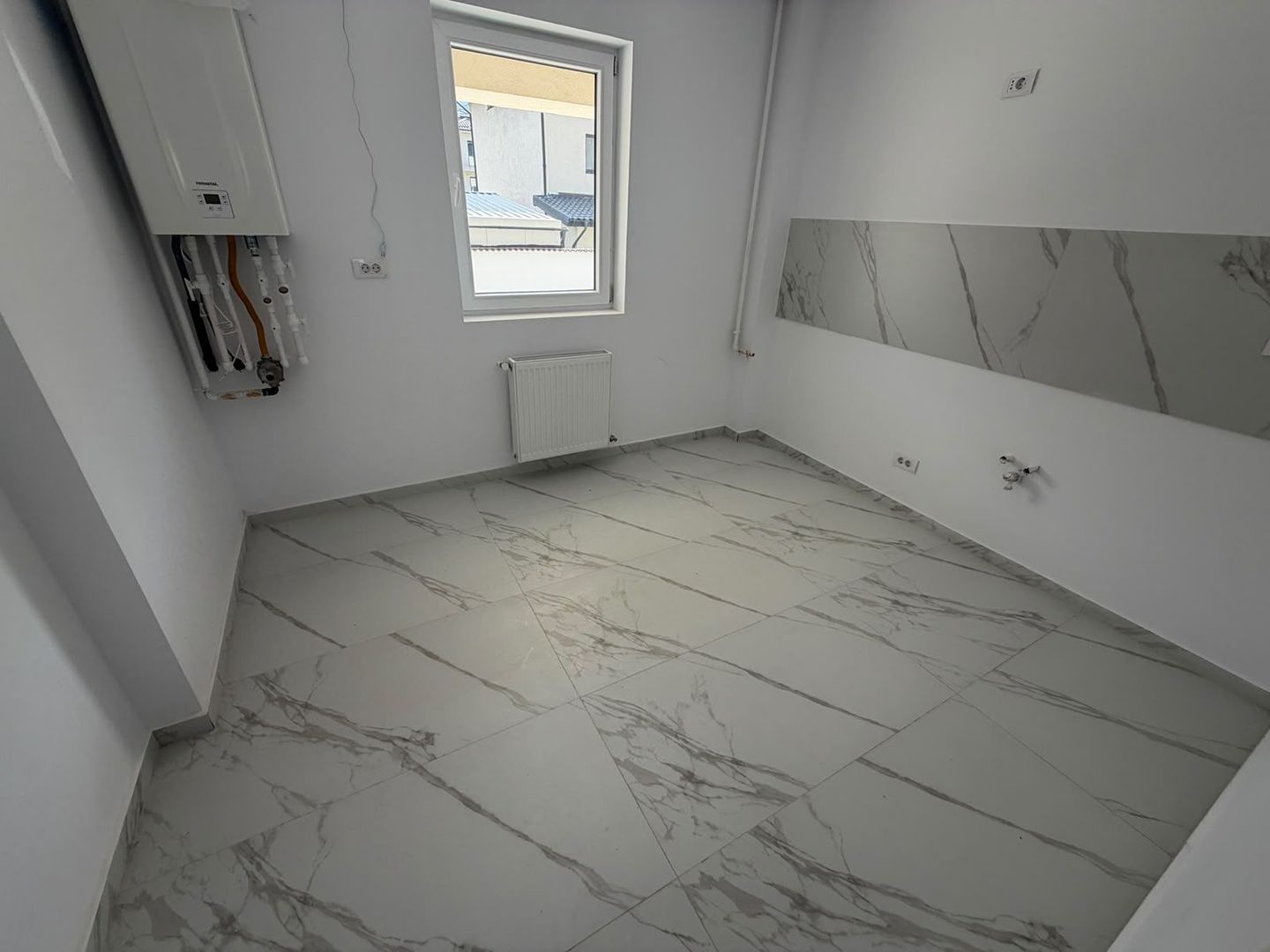 AP. 2 CAMERE - GRADINA PROPRIE 60 MP, BLOC FINALIZAT, PARCARE, COMS 0% - Poză 2