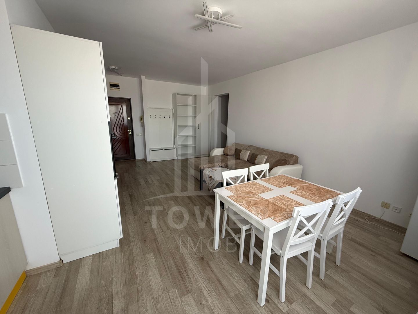 Apartament 3 camere decomandat - Poză 2