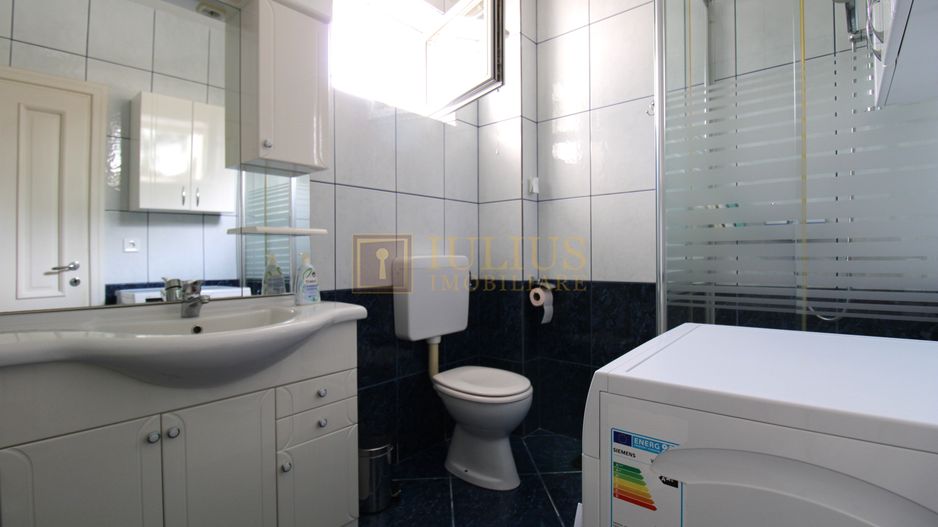 3 dormitoare, 3 bai, living spatios, 2 terase si curte. - Poză 4