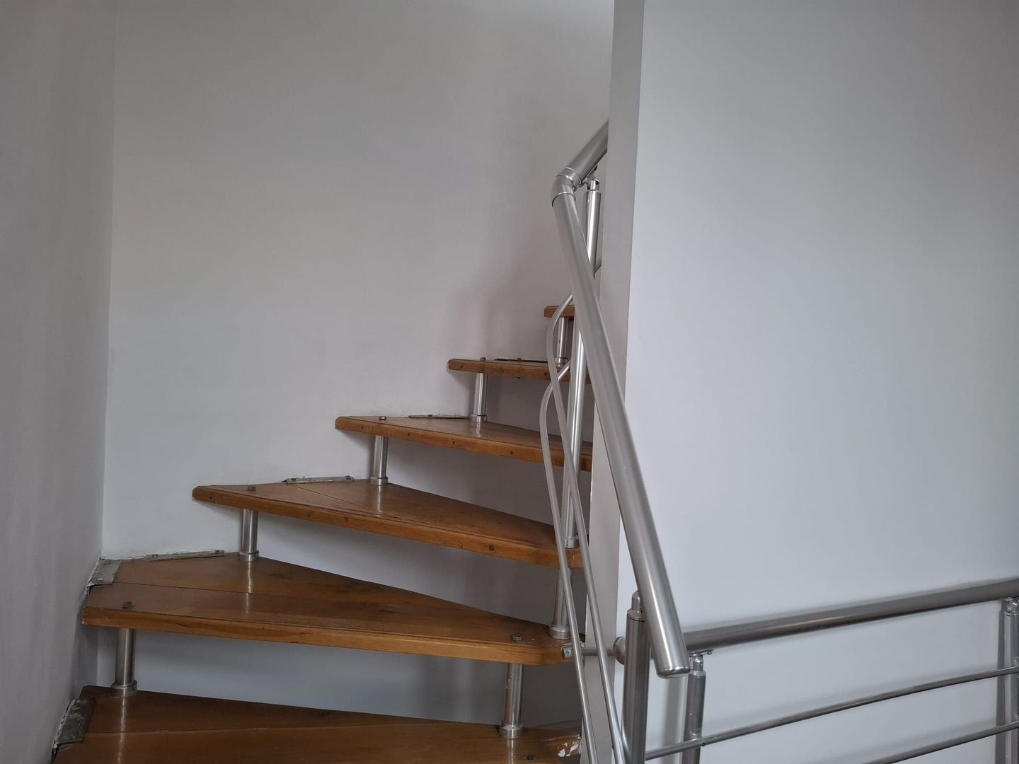 URGENT!, libera, rezidential/birou/comercial, 2 intrari, NEGOCIABIL - Poză 2