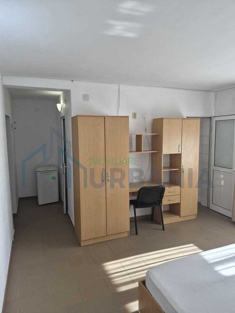 Apartament 1 cameră, zona Podul de Fier, Iași – mobilat, utilat, balcon, loc de parcare - Poză 1