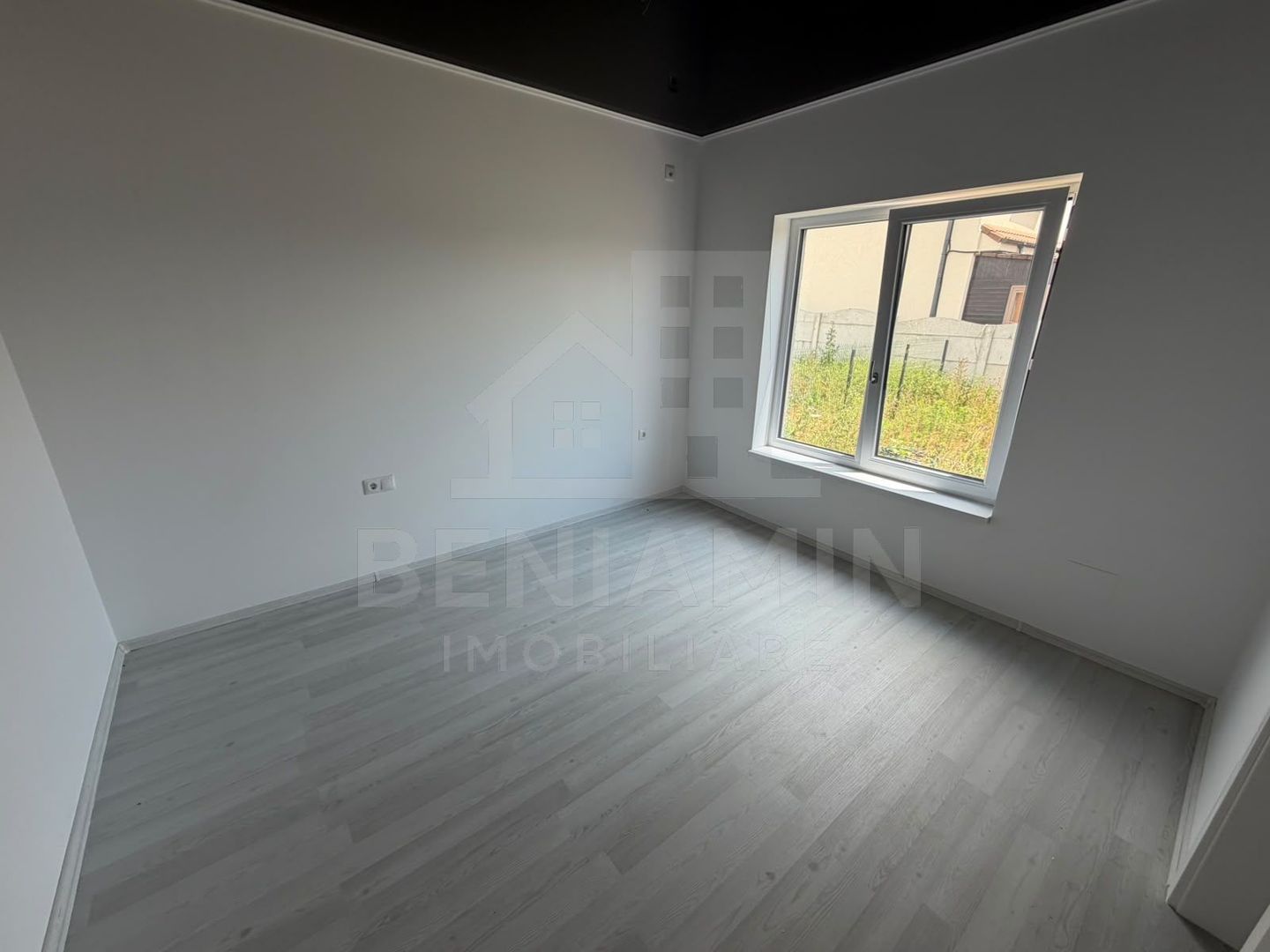Casa-3 Dormitore-3 bai-Teren 300mp-Damila str Ficusului-La cheie - Poză 7