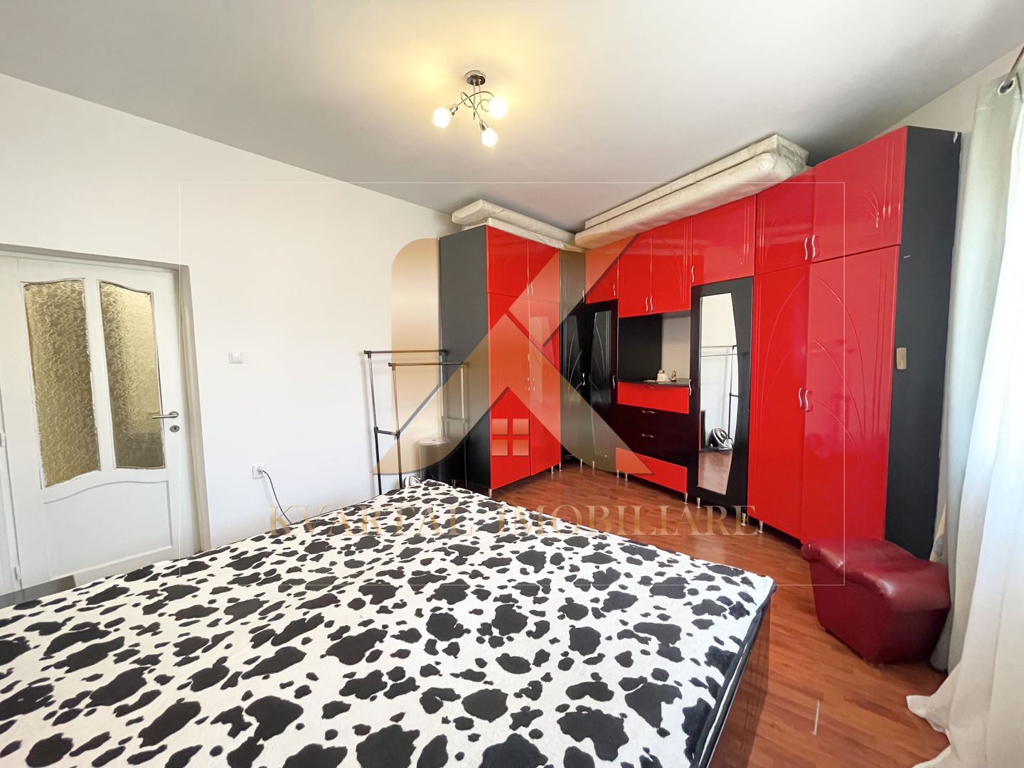 Apartament generos la casa 2 camere , 70 mp Zona Parneava ! - Poză 5