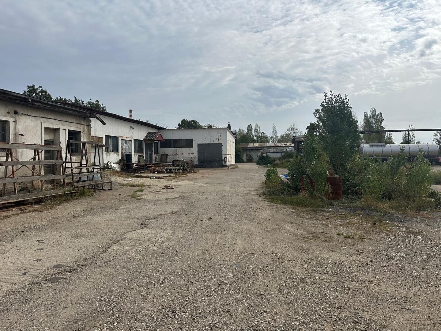 Platformă Industrială cu Cale Ferată si Infrastructură Completă - Poză 21