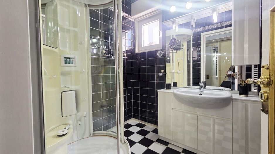 REȘEDINȚĂ DE EXCEPȚIE ÎN OTOPENI | 2.800 MP TEREN | ELEGANȚĂ, ARTĂ ȘI INTIMITATE - Poză 38