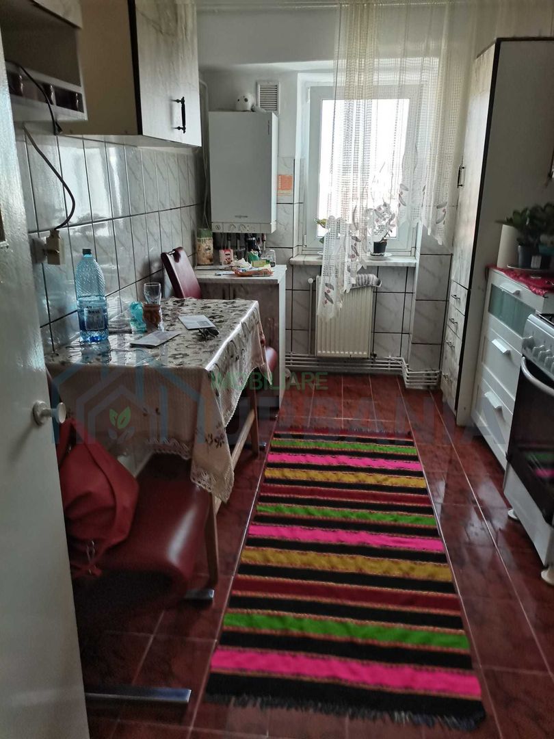Apartament 3 camere decomandat, zona Frumoasa, etaj 7/8, cu lift, centrală nouă, boxă, balcon, 2 băi – Iași - Poză 3