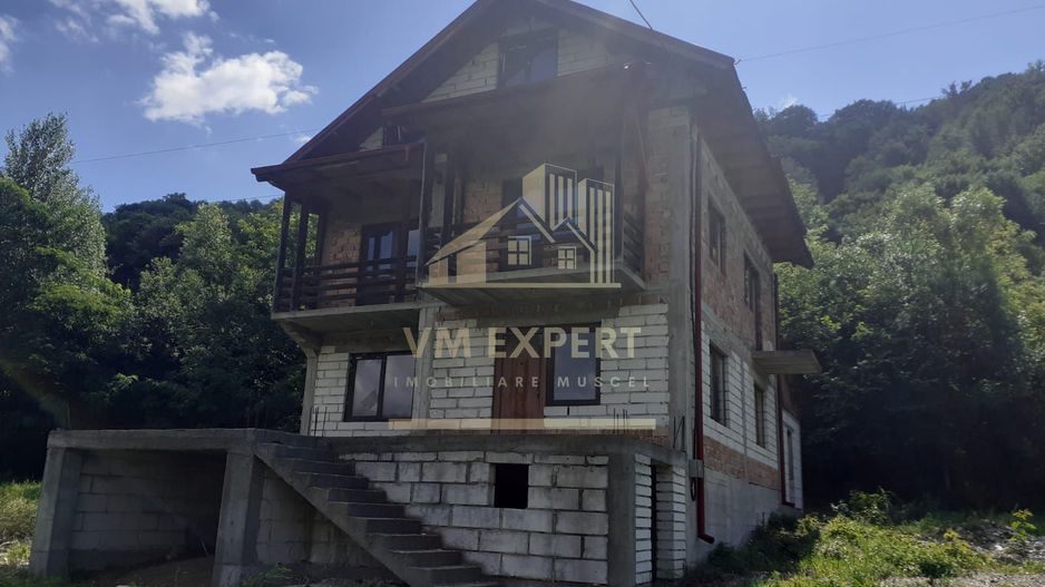 VILA 8 CAMERE, TEREN 5000 MP CAMPULUNG, APA SARATA - Poză 9