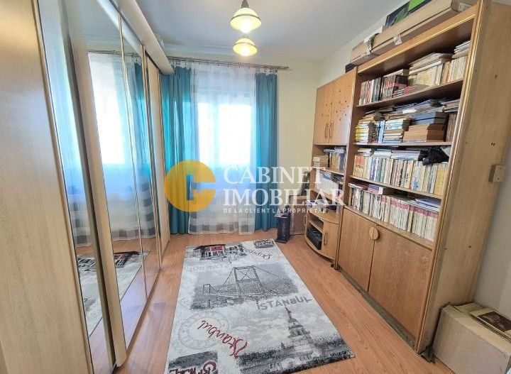 Apartament 4 camere – Rond Vechi, 97 mp, luminos și spațios - Poză 1