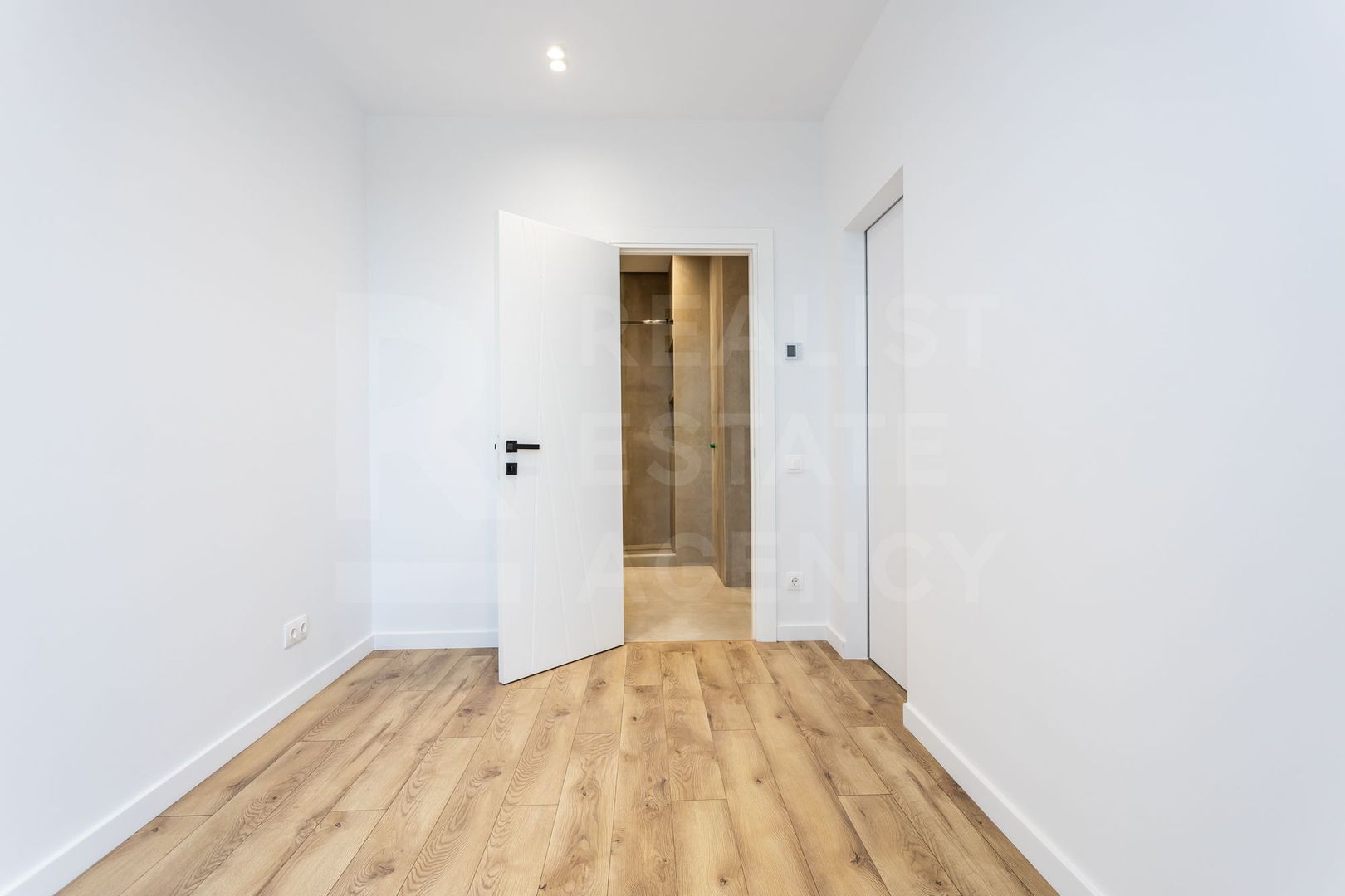 Vânzare, casă, 2 nivele, 4 camere, strada Sfânta Vineri, Tohatin - Poză 6