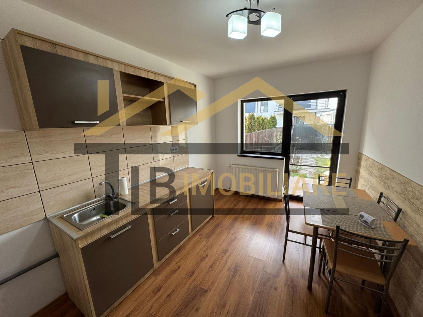 Casa cu 4 camere, 150 mp utili, parcare, Zona Livezeni - Poză 9