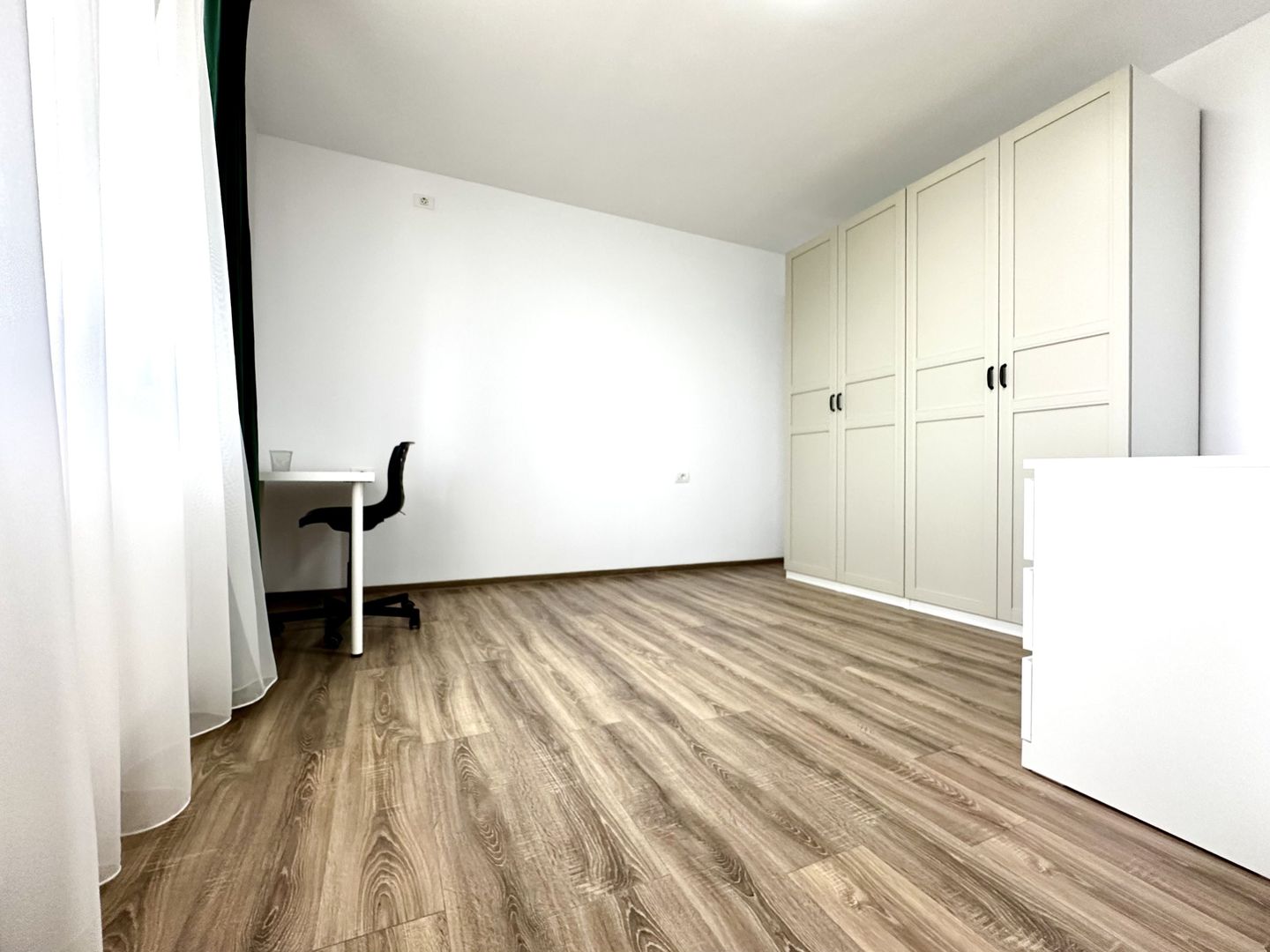 Casa cu 4 dormitoare de închiriat - Dumbravita - Poză 23