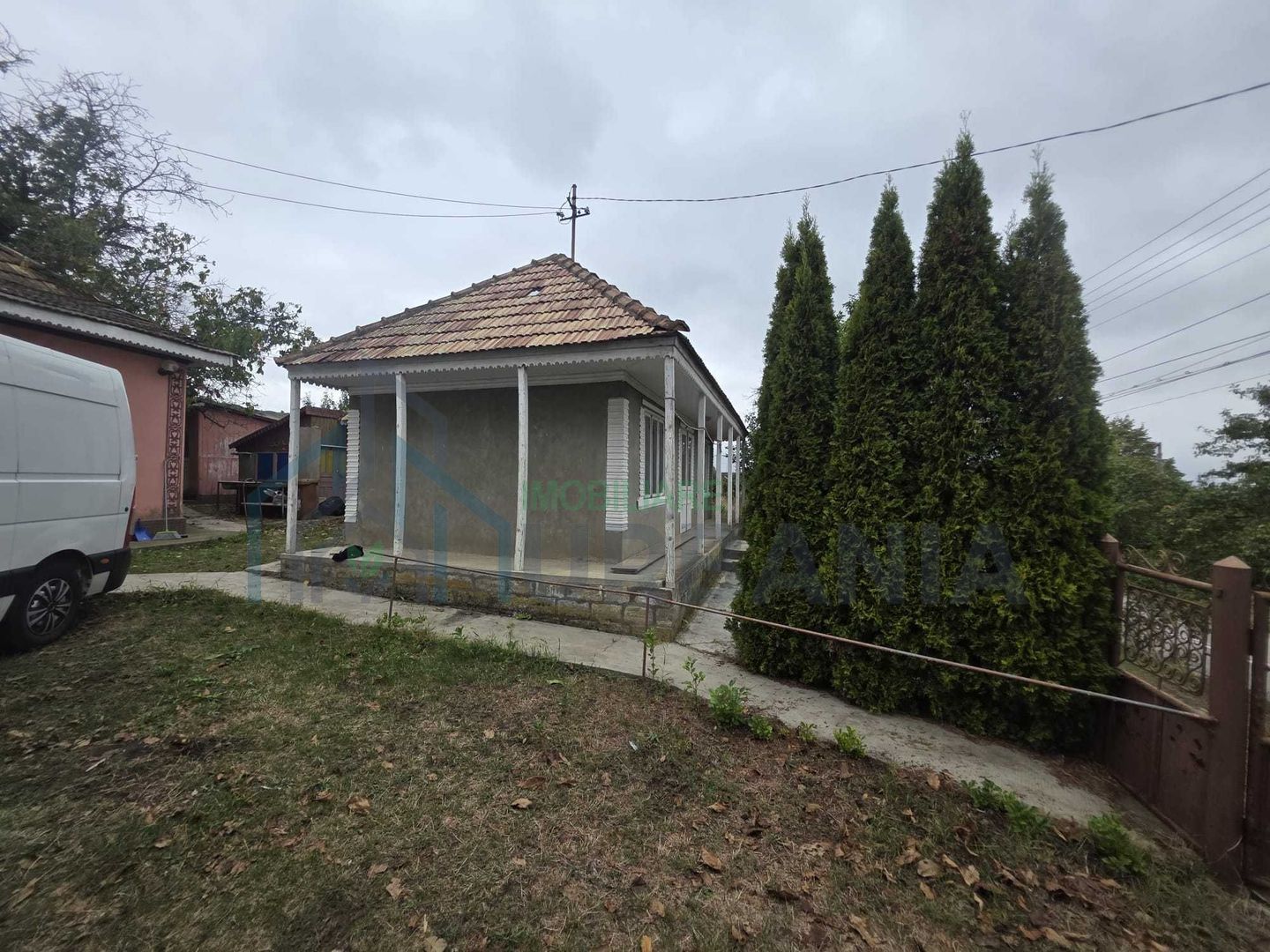Case tradiționale în Scoposeni, comuna Gorban - 2 locuințe pe teren de 2400 mp - Poză 3