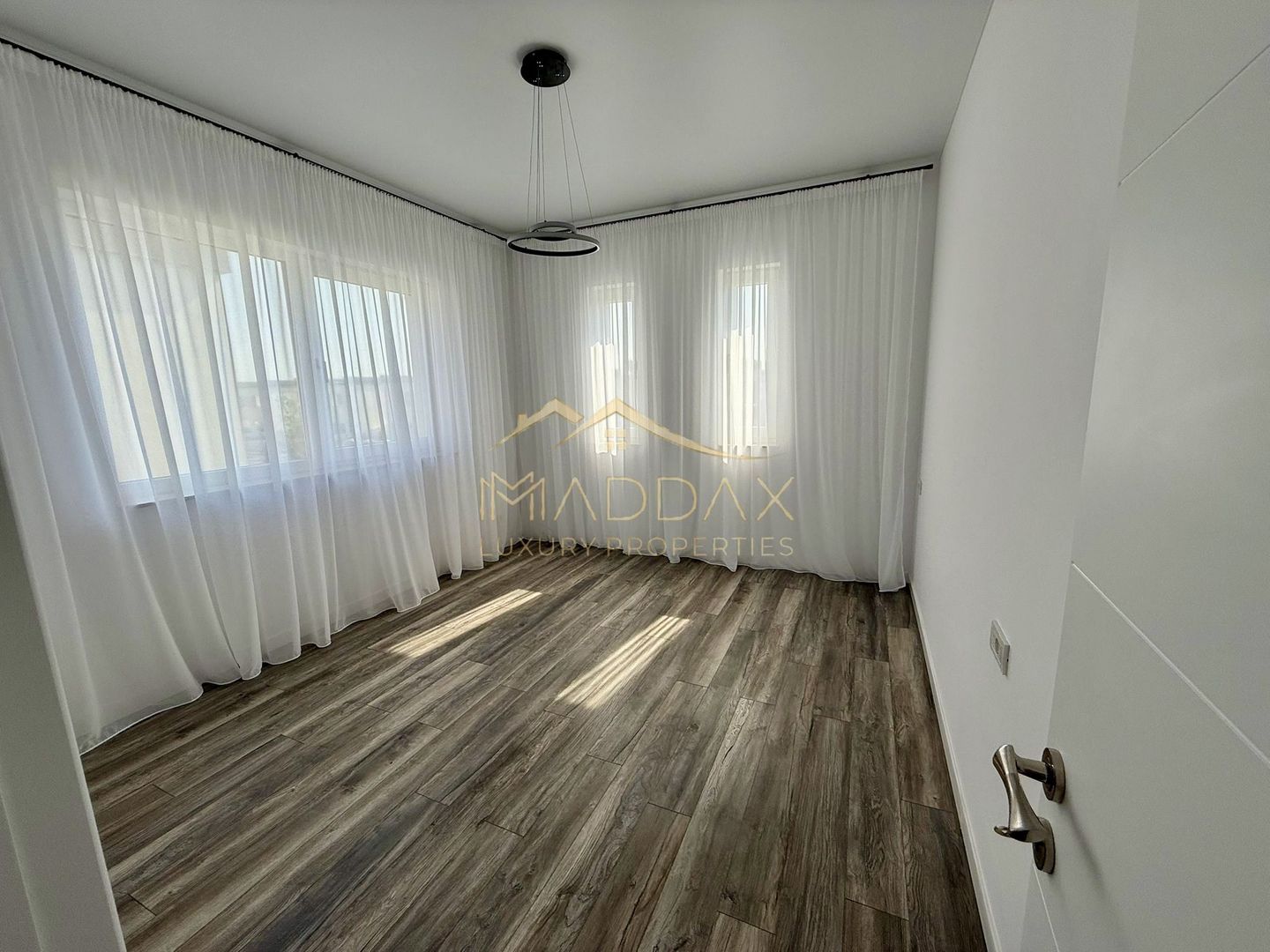 Vila individuala P+1 ***4 camere***curte proprie 380 mp//CORBEANCA - Poză 11