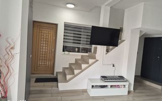 Casă cu 5 camere în Răcădău, Brașov - Poză 7