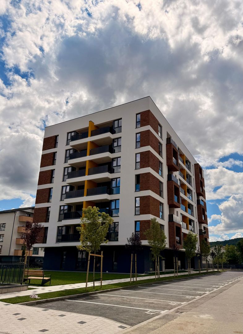 Apartament semifinisat 4 camere I Strada Tineretului I Floresti - Poză 1