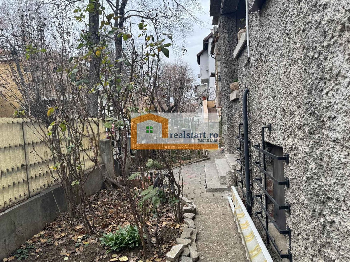 Primaverii, 120mpu tot, Apartament - Hoch Parter in Vila si curte, (D+P+1E+Pod) - Poză 3