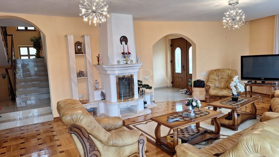 Vilă Elegantă în Cartierul Europa – Liniște și Confort - Poză 1