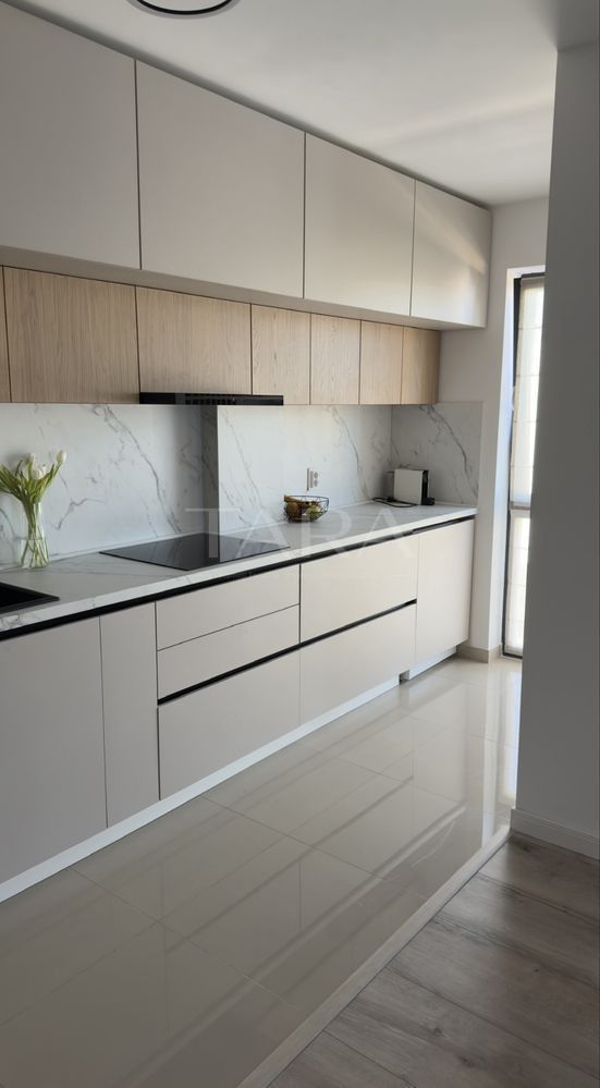 Apartament cu 3 camere, 2 băi, balcon și parcare, Florești. - Poză 1