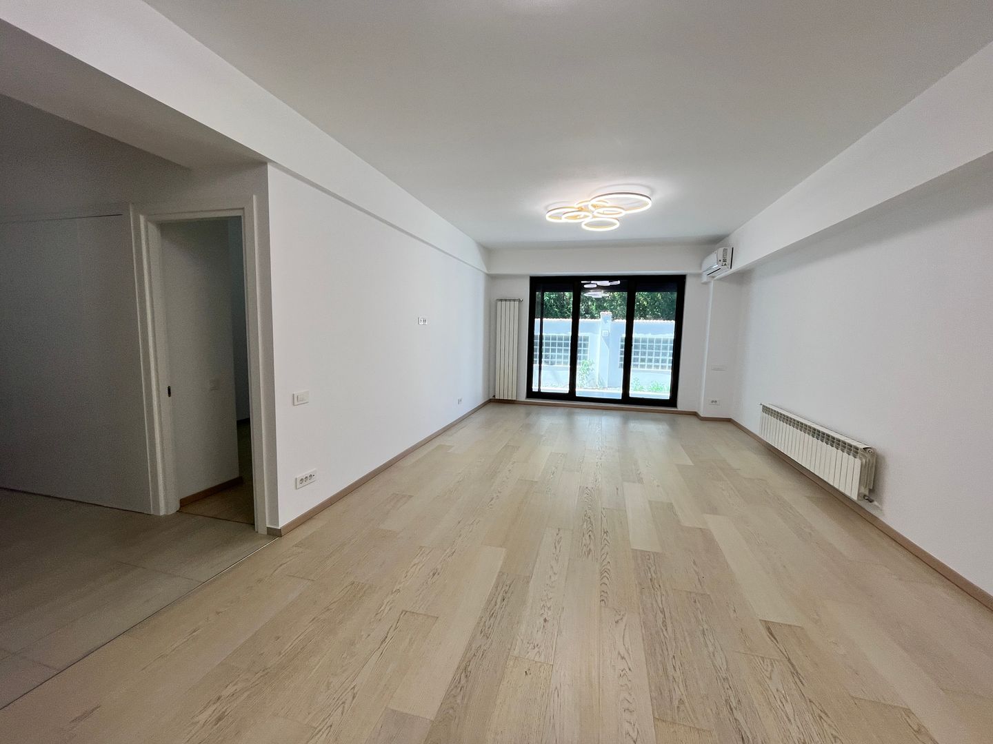 APARTAMENT SUPERB CU 5 CAMERE  LA INCHIRIERE PE SOSEAUA NORDULUI - Poză 8