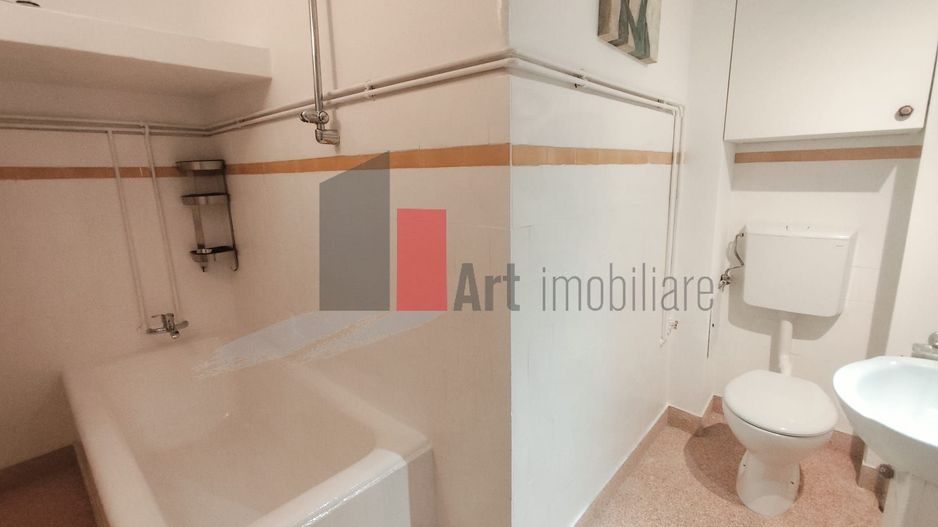 Garsoniera de inchiriat in zona Magheru (ultracentral) - Poză 8