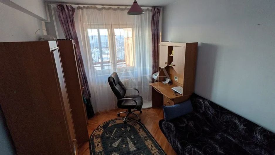 Apartament cu 3 camere de vânzare în zona Zorilor - Poză 2
