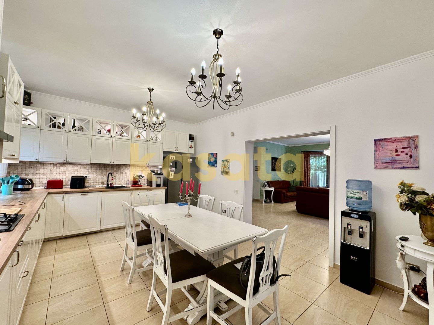 Vila care redefinește echilibrul între rafinament, spațiu și liniște - Poză 11