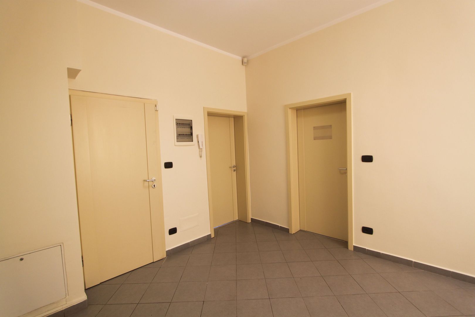 Birouri în vila - zona Balcescu - Poză 13