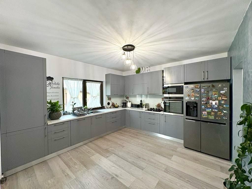 Vila moderna- 4 camere- cu piscina, complet mobilata si utilata - Sag - Poză 3