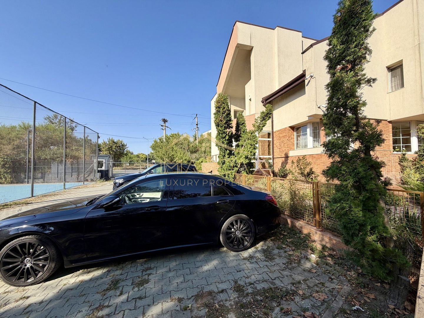 Vila cu 6 camere *485 mpc // *1.670mp teren* // 8 locuri parcare // Sisești - Poză 9