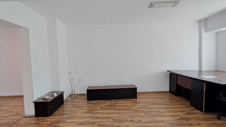 Piata Victoriei, metrou la 300 metri, imobil 3 camere, pretabil BIROU - Poză 3