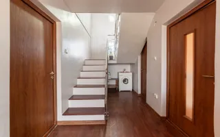 Casa cu teren generos si gradina spectaculoasa – Comuna Cuca, Arges! - Poză 15