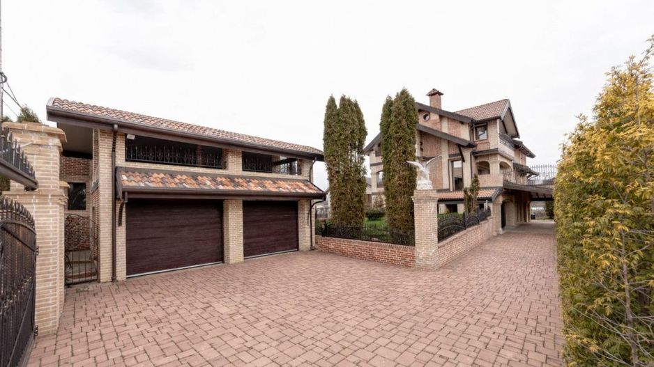 Vila impunătoare in stil italian - Ștefănești, Argeș - Poză 4