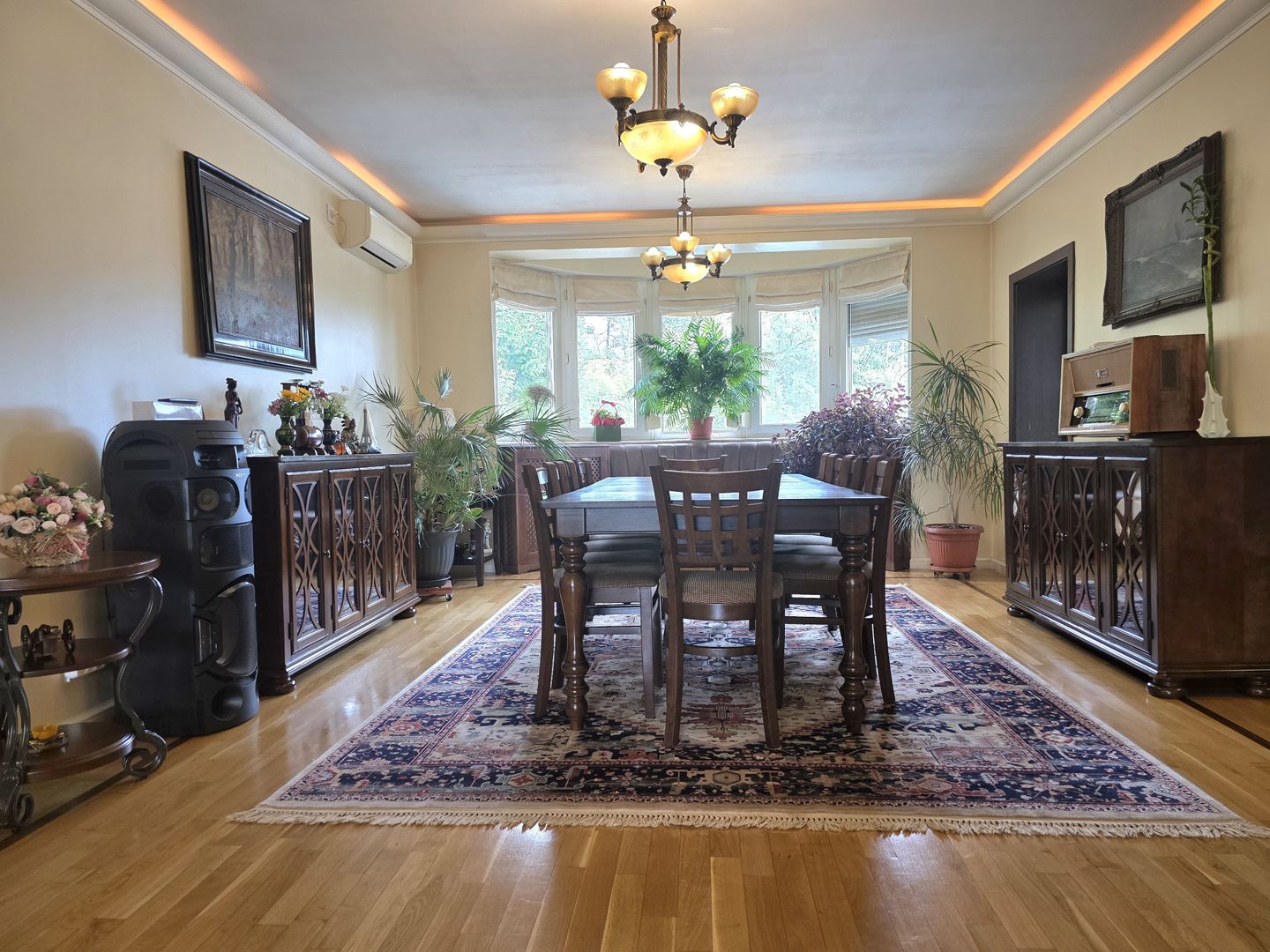 Vilă excepțională cu lift, piscina și teren de 1000 mp | VOLUNTARI - Poză 5