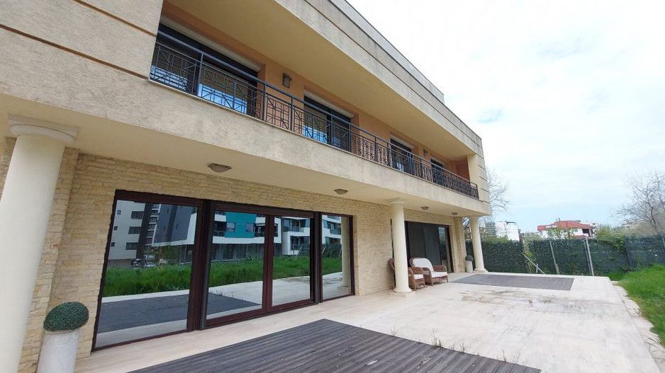 Casa UNICA Mamaia Nord | Kazeboo Beach | Curte 500 mp - Poză 2