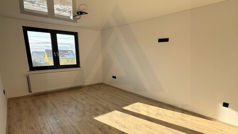 Casa moderna constructie noua 195 mp utili si 100 mp curte Sura Mare - Poză 9