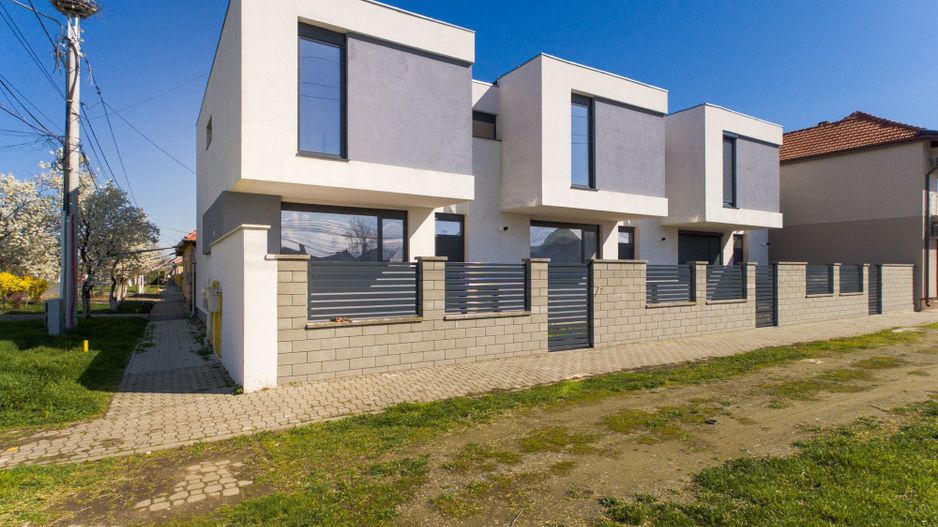Casă înșiruită la cheie Aradul Nou - Poză 2