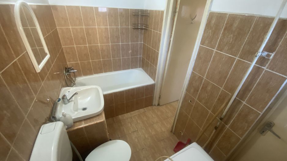 Apartament cu 1 camera,zona Dambu Pietros - Poză 4