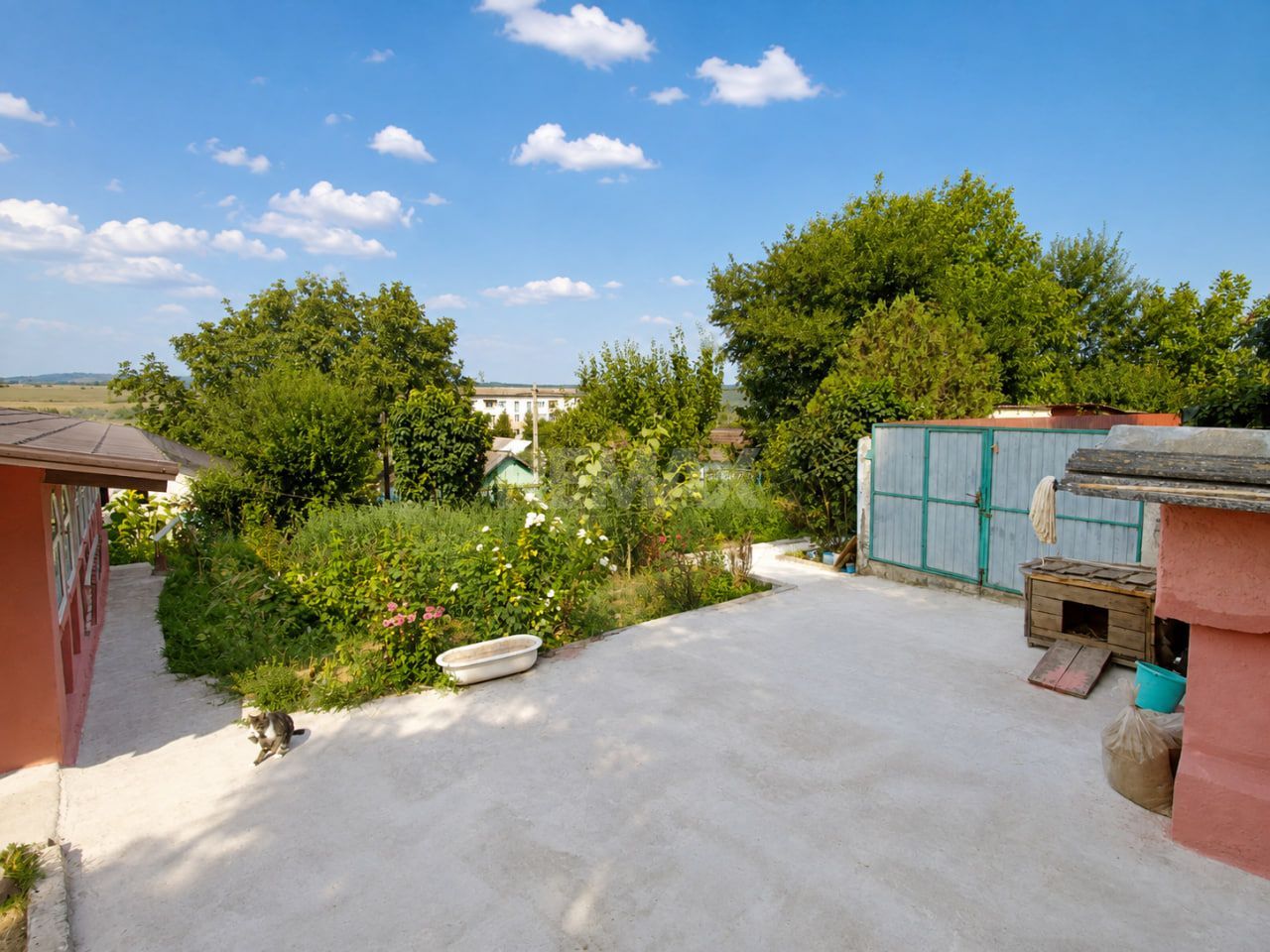 Strășeni.  Apartament la sol cu 3 dormitoare + living, teren și garaj. - Poză 5