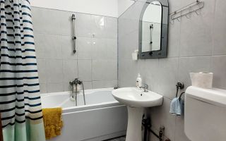 Apartament cu 3 camere - Centru/Piata 700 - Poză 8