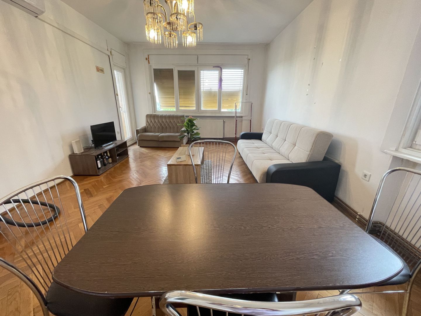 SPATIOS IN ZONA MEDICINEI -4 camere,garaj propriu si boxa - Poză 3