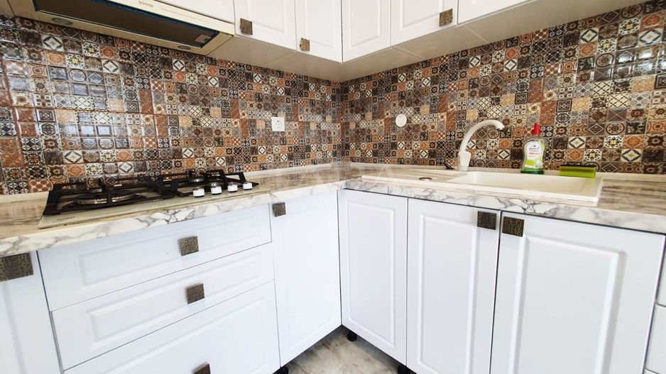 Apartament cu 3 camere complet mobilat, parcare inclusă. Zona BMW. - Poză 2