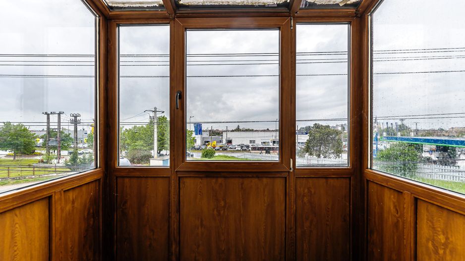 Imobil spațiu comercial și 11 apartamente - Poză 12