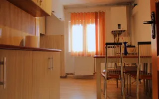 3 camere, centrala proprie, boxa la subsol, garaj - Poză 12