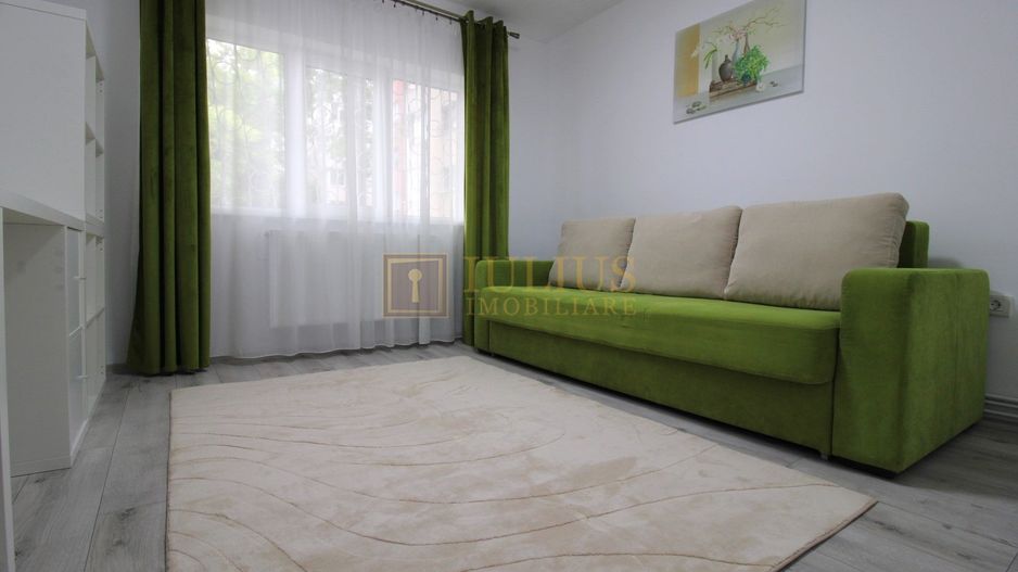 3 camere recent renovat, totul nou- Aradului - Poză 1