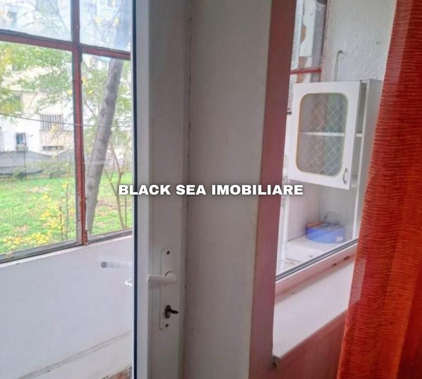 Apartament 2 camere de vanzare, zona Tomis 2 - Ocazie - Poză 7