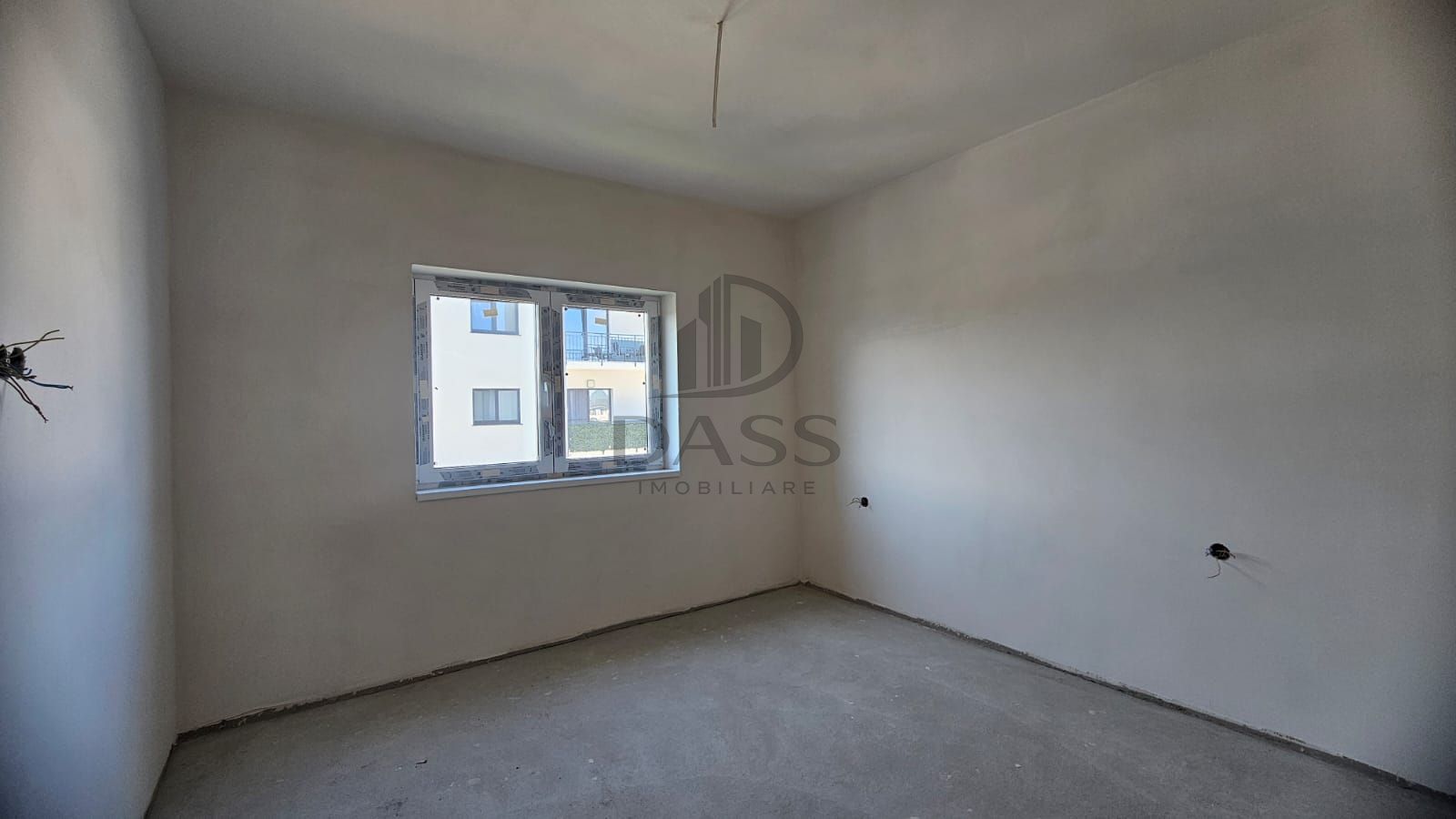 Apartament 3 camere 2 bai camara pe balcon si loc parcare Selimbar - Poză 1