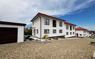 Casă Tip Duplex | 4 Camere | 2 Balcoane | Terasă | Șura Mică - Poză 1