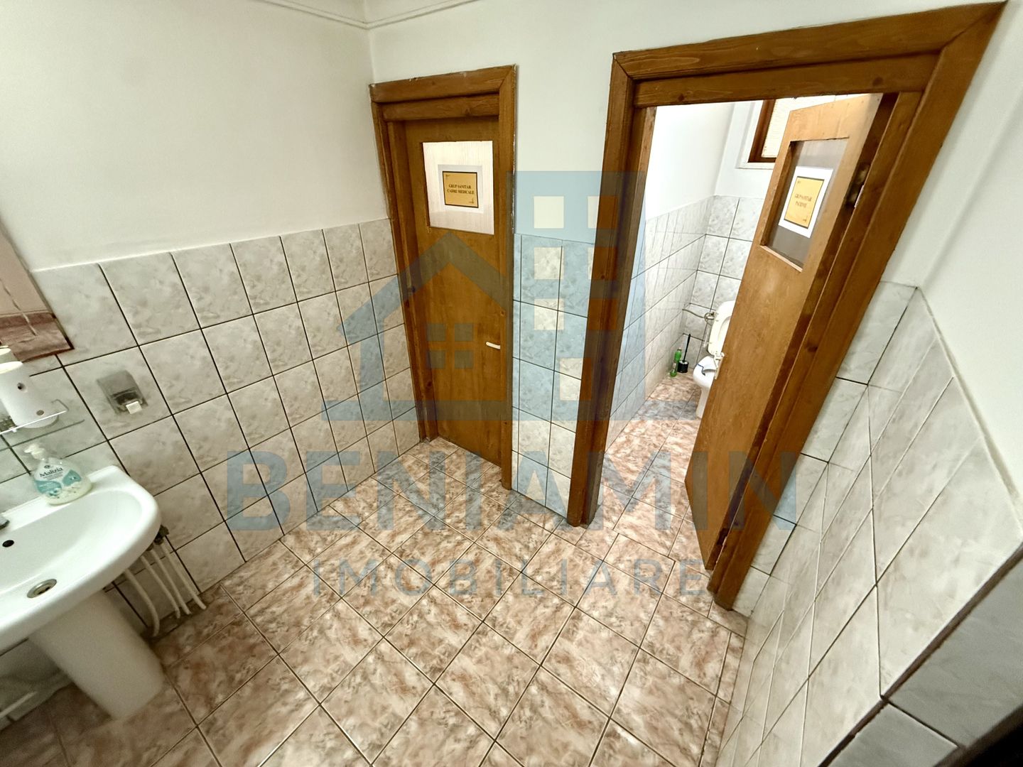 Spatiu comercial P+1 - 200mp - vad - pretabilitate mare - Lapus - Poză 11