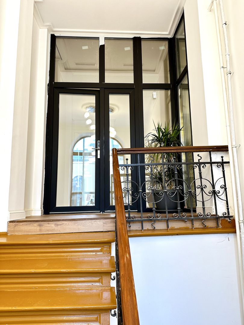 Magheru: 5 camere cu băi proprii – ideal business sau birouri - Poză 9