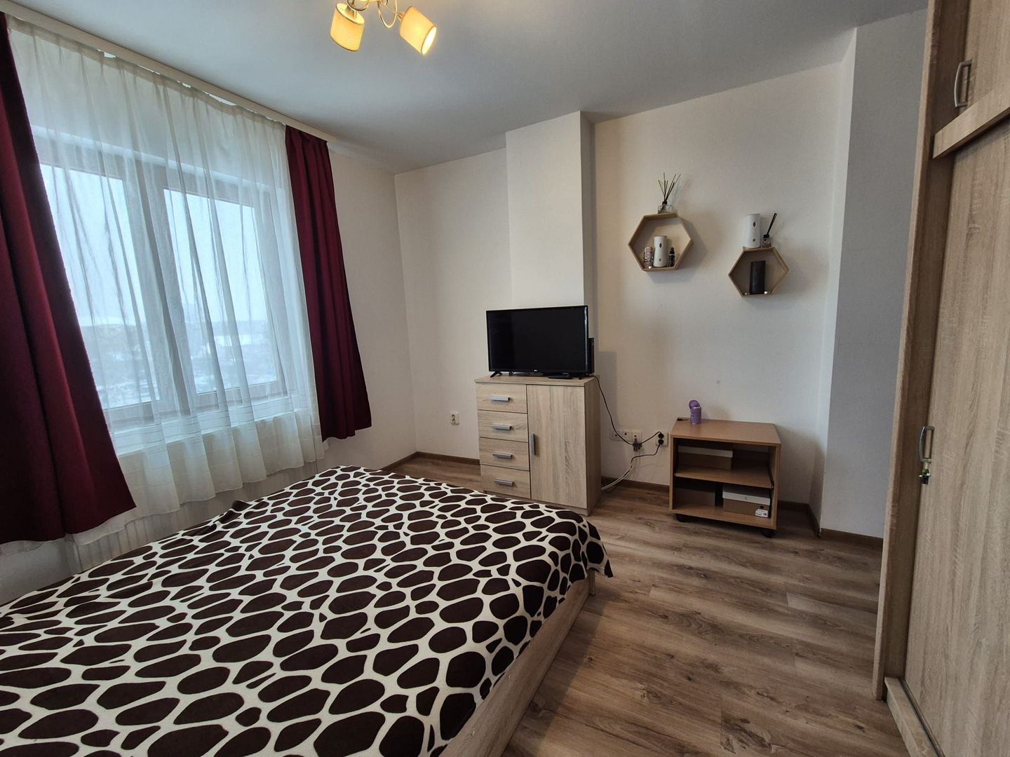 Apartament modern I luminos si intim I zona Torontalului - Poză 1